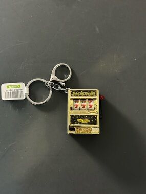 Moving Vegas Jackpot spin to win Machine Keychain